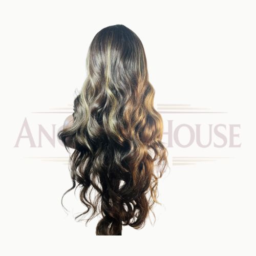 NATALIA – Perruque synthétique ondulée 28 pouces | HD lace 13x6 – 250 % – Image 4