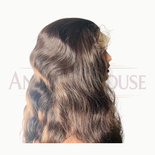 INDIRA – Perruque synthétique légèrement ondulée 32 pouces | HD lace 13x6 – 250 % – Image 3